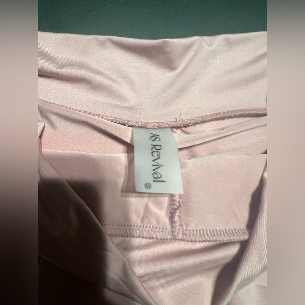 Altar'd State light pink ruffled skirt. Like new! Size M.